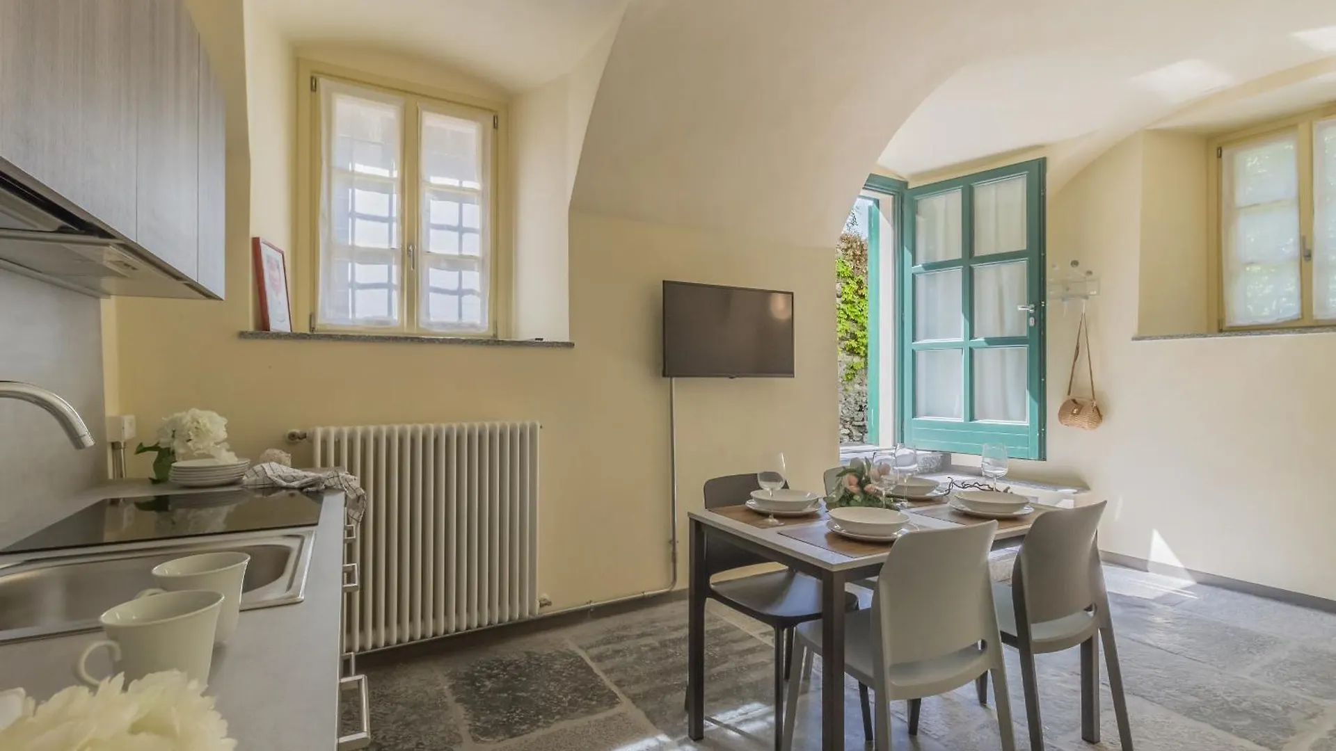 Tiny Duke Apartment Varenna