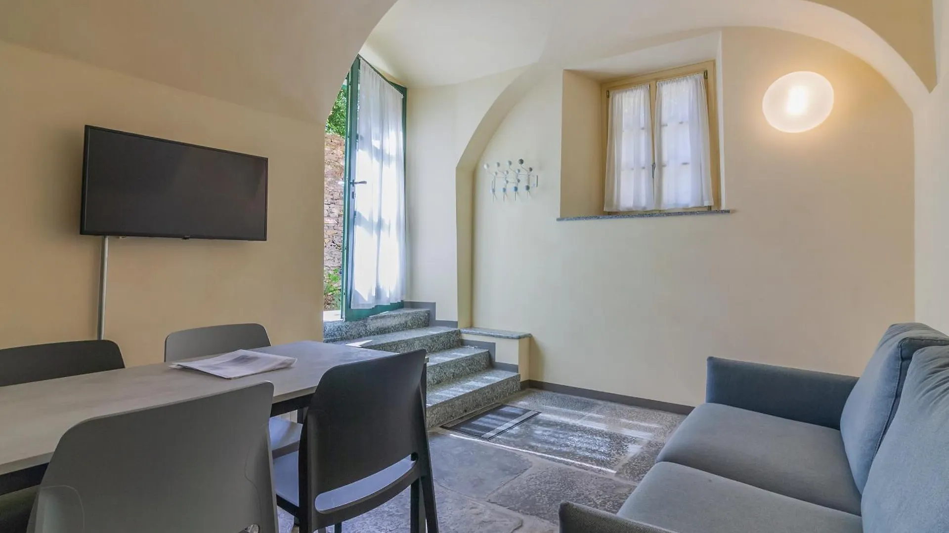 Tiny Duke Apartment Varenna